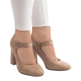 Beige pumpar på M083 -pelaren 2