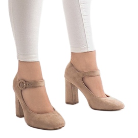 Beige pumpar på M083 -pelaren 1