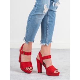 SHELOVET Röda sandaler på plattformen 1