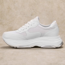 Ideal Shoes Ljusvita sneakers 1