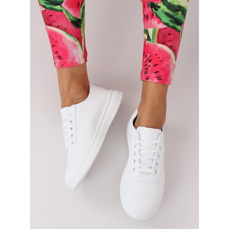 Kvinnors svartvita sneakers CL33315 Svart 2