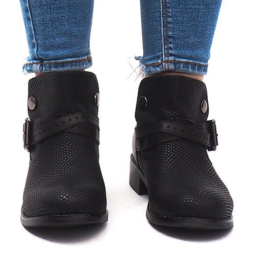 Stövlar 1702Y Svart 2