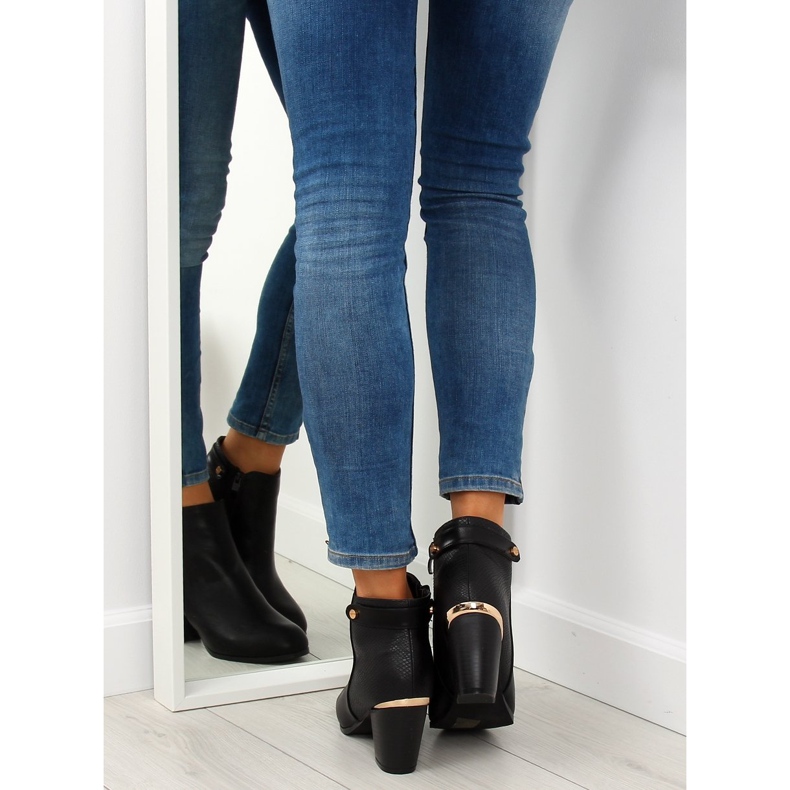 Svarta högklackade stövlar F167 Svart 1