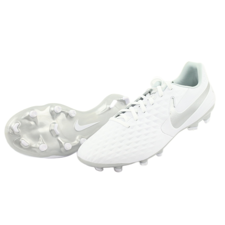 Nike Tiempo Legend 8 Academy FG / MG AT5292 100 fotbollsskor vit 3