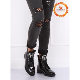 Svartlackerade damstövlar NC866 Svart 1