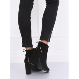 Eleganta svarta högklackade stövlar NS055P Svart 1