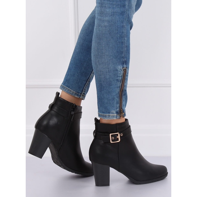 Svarta högklackade stövlar F169 Svart 1