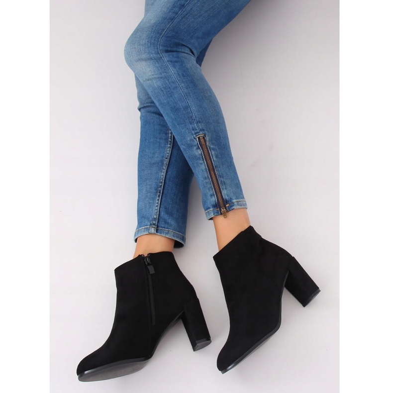 Klassiska svarta högklackade stövlar A6801 Svart 2