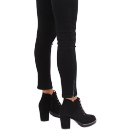 Svarta högklackade stövlar 995-30 Svart 2