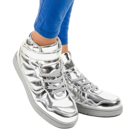 Silverlackerade sneakers XW7082 grå 1