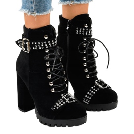 Svarta stövletter i mocka på LS5071 -stolpen 1