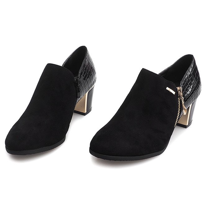 Stövlar på häl 6661 svart 1