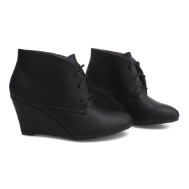 Kilar på kilkängor 1177B svart 2