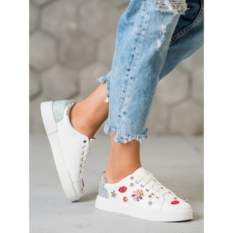 Bestelle Sportskor med lappar vit 1