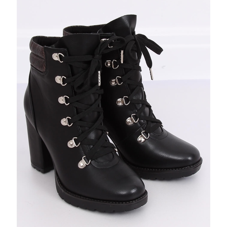 Svarta höga klackar 8992-PU Svart 2