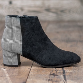 Filippo Snygga stövlar på en stolpe svart grå 2