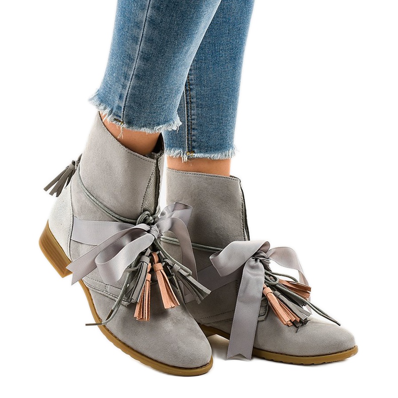 Grå platta stövlar bundna med fransar A-226 2