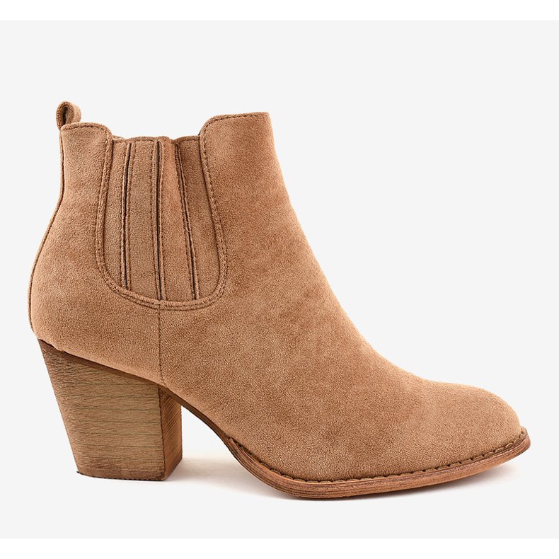 Beige mocka stövlar på SA-3338 stolpen 2