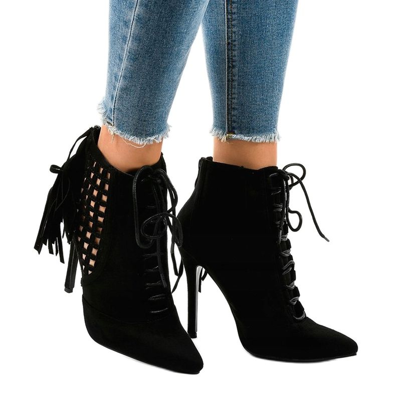 Svarta, rikt dekorerade stövlar 11047-1 1