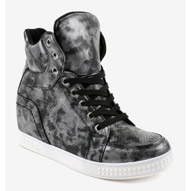 Svarta sneakers med snörningskilar ON001 1