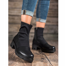 Filippo Svarta stövlar på plattformen 1