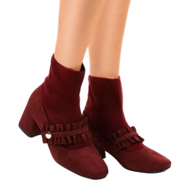 Röda velourpumpar på JM8118Y -stolpen 1