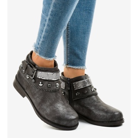 Grå stövlar dekorerade med en LL178 dragkedja 2