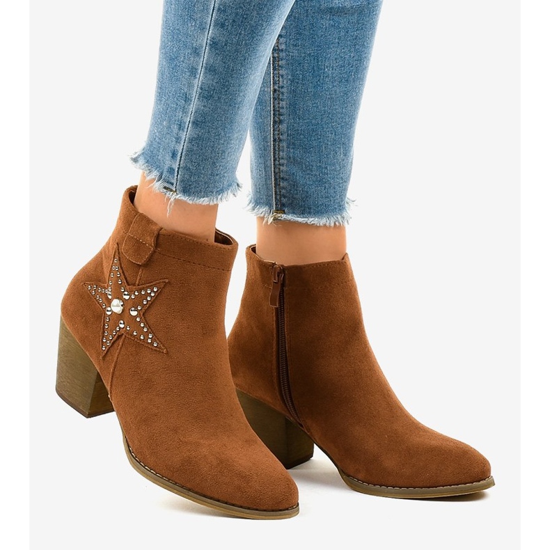 Brun mocka stövlar på stjärnan L88-163 stolpe 1