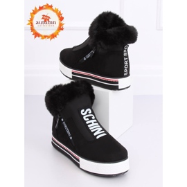 Svarta isolerade sneakers NB311 Svart 1