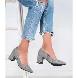 Seastar Kontrollerade pumpar vit svart 2