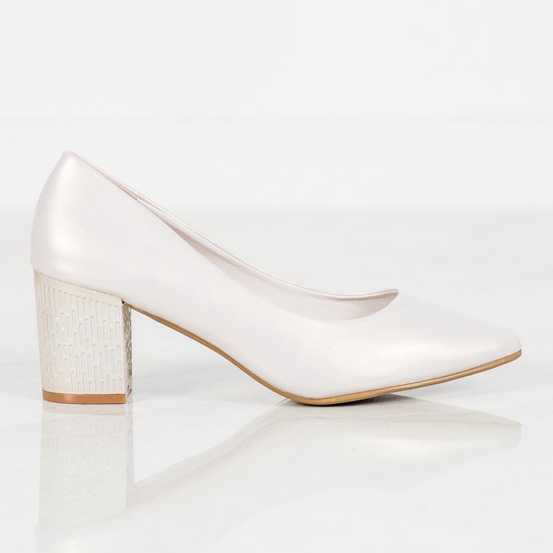 Goodin Pumpar På En Pelare grå 1