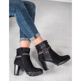 Super Mode Stövlar på ett inlägg svart 1
