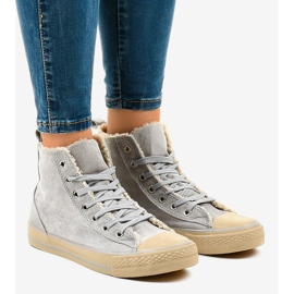 Gråisolerade sneakers T-040 1