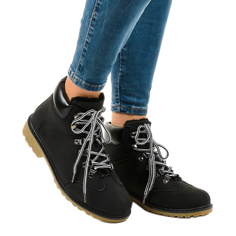 Svarta isolerade stövlar DS1702 1