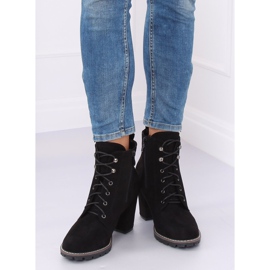 Svarta högklackade snörstövlar 7081 Svart 2