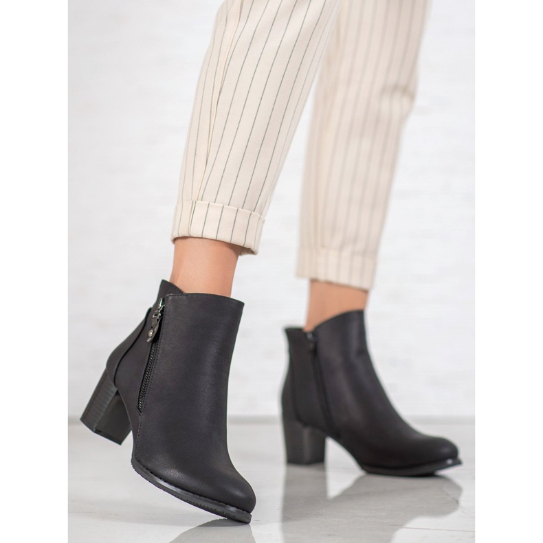 J. Star Varma stövlar på stolpen svart 1