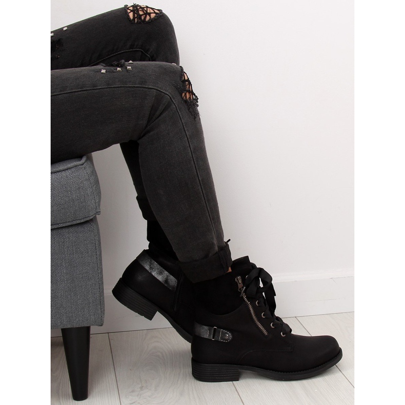 Svarta stövlar med snörning svart 17103-2 Svart II kvalitet 1