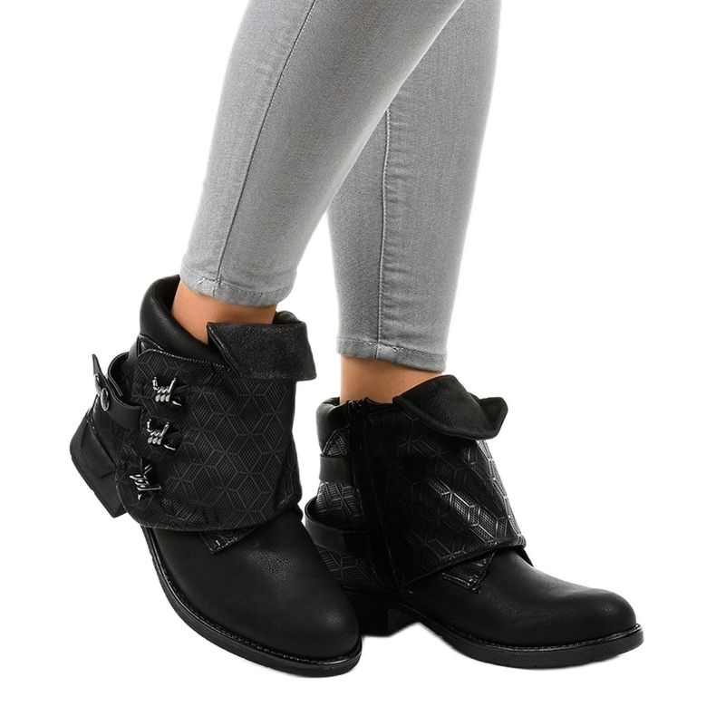 Svarta isolerade stövlar A-203 brun 1