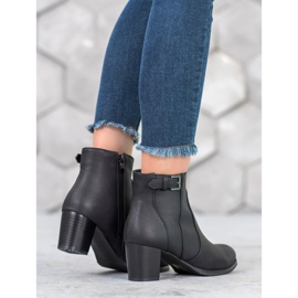 J. Star Klassiska högklackade stövlar svart 1