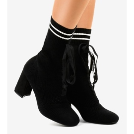 Svarta fotkängor tillverkade i LL-83 tyg 1