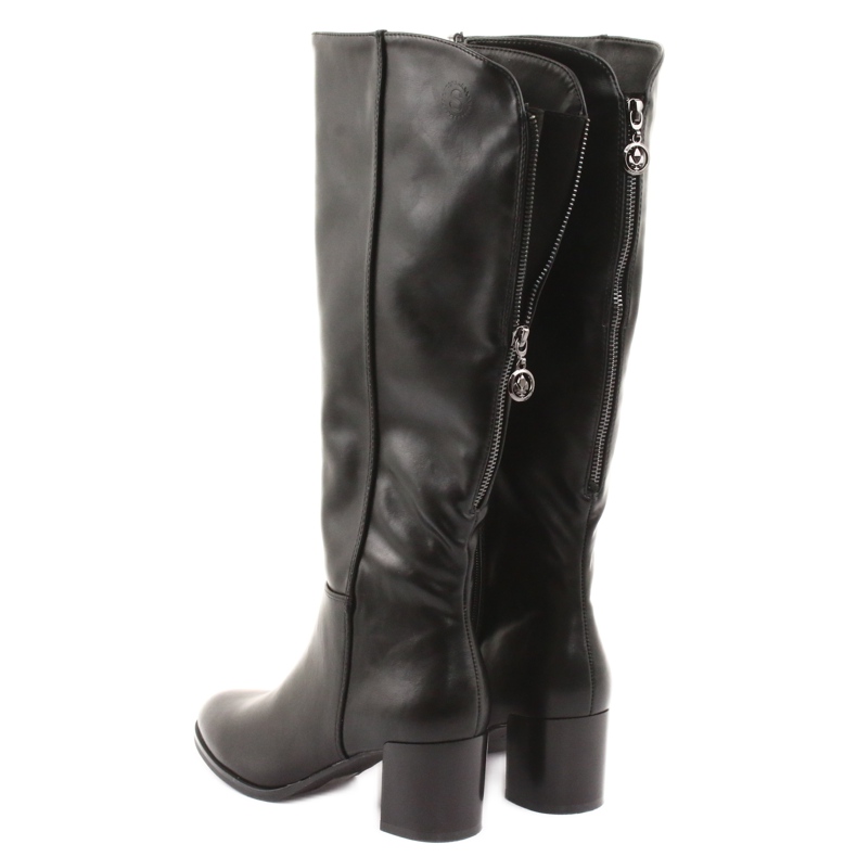 Svarta stövlar från Sergio leone 4