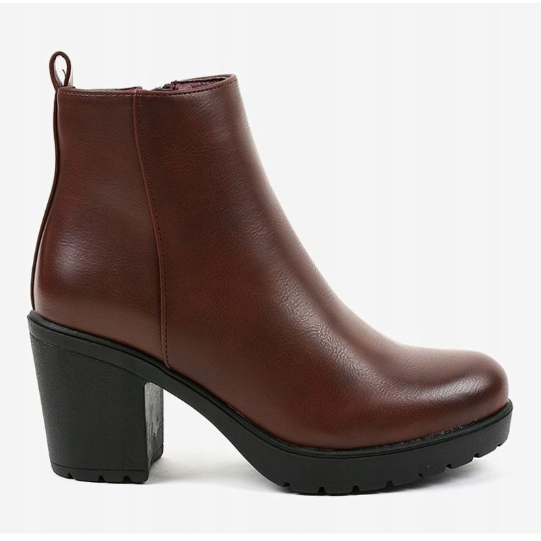 Burgundy stövlar på BM172 stolpen röd 2