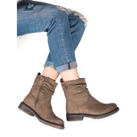 J. Star Bruna arbetare 2