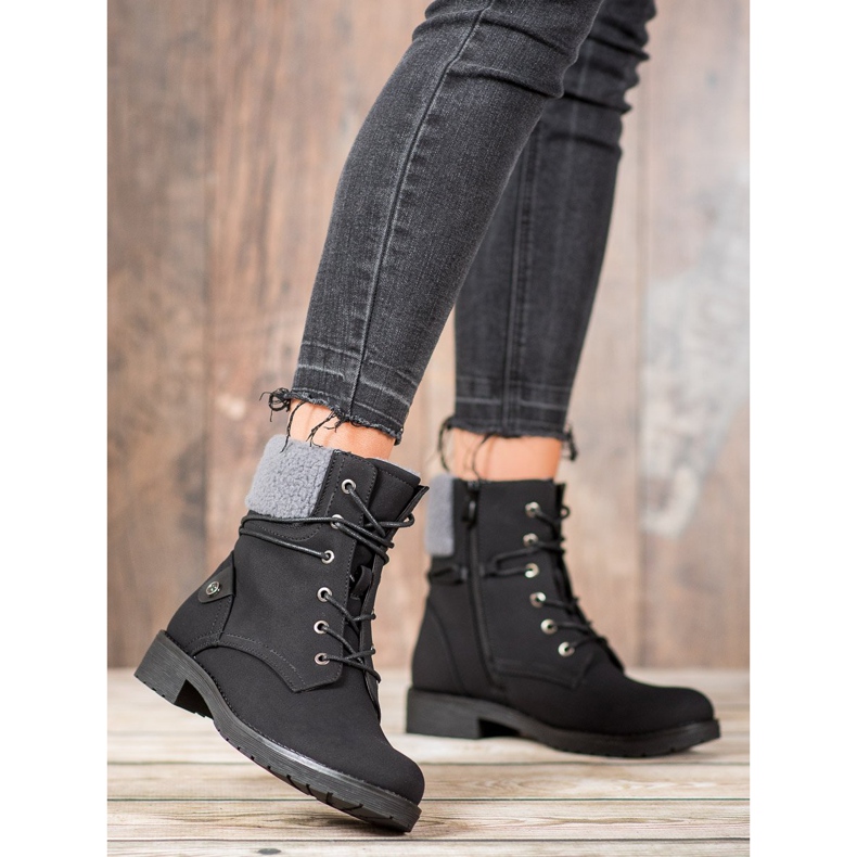 Kayla Fångare med fårskinn svart 1