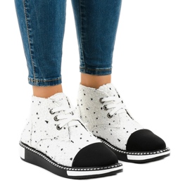 Vita spetsskor TS1811 1