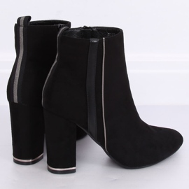 Svarta högklackade stövlar M378 Svart 2