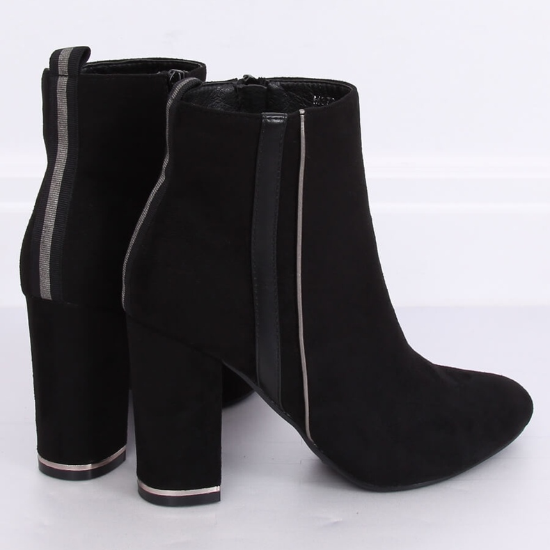 Svarta högklackade stövlar M378 Svart 2