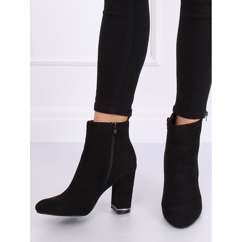 Svarta högklackade stövlar M378 Svart 1