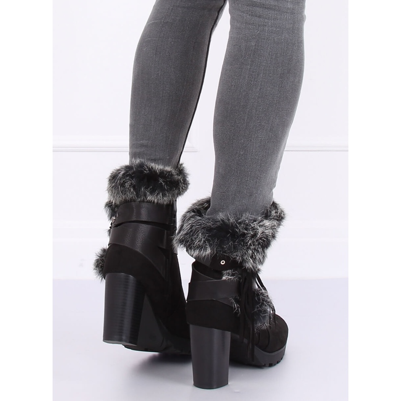 Svarta högklackade stövlar med päls SP05 Svart 1