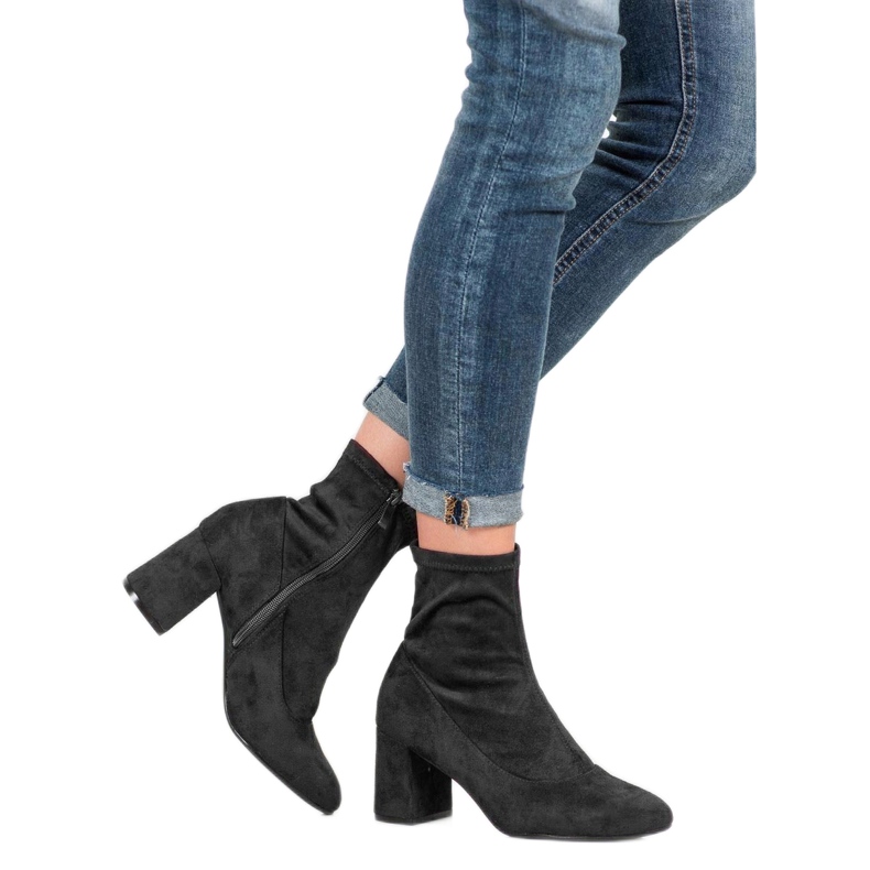 Diamantique Svarta stövlar på ett inlägg 2